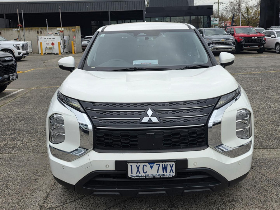2023 Mitsubishi Outlander ZM ES SUV Image 2
