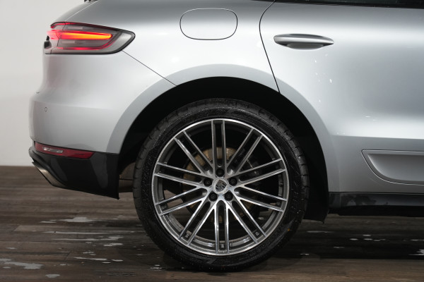 2019 Porsche Macan SUV Image 6