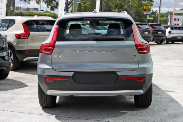 2023 MY24 Volvo XC40 XZ Ultimate B4 Bright SUV Image 4