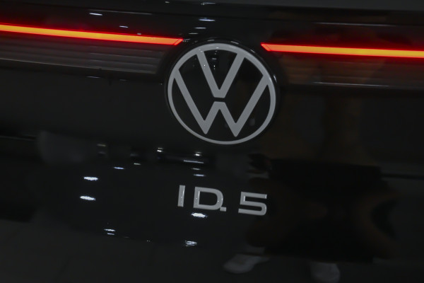 2025 Volkswagen ID. 5 E2 Pro SUV Image 22