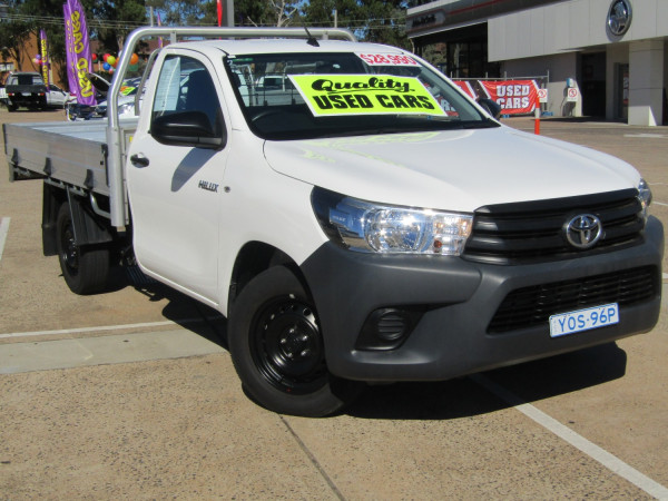 2018 Toyota HiLux Cab chassis