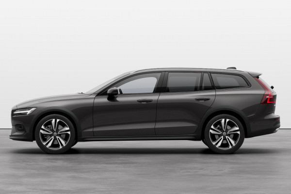 2023 MY24 Volvo V60 Cross Country  Ultimate B5 Bright Wagon Image 2