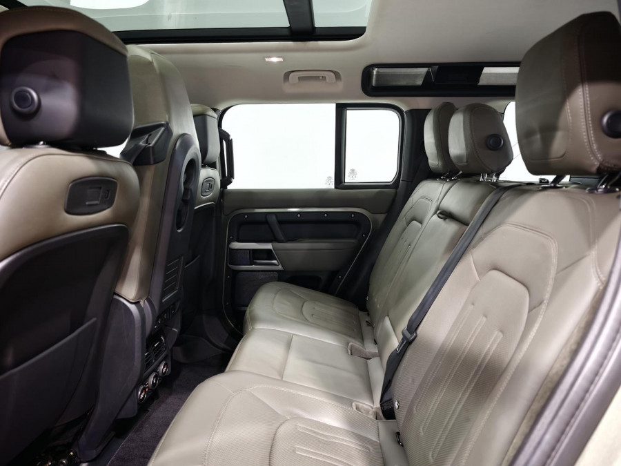 2021 Land Rover Defender L663 110 D300 SE SUV Image 4