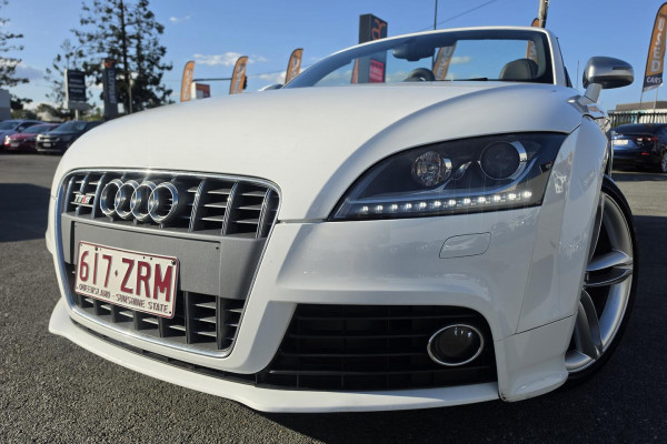 2009 Audi TTS 8J  Convertible Image 2