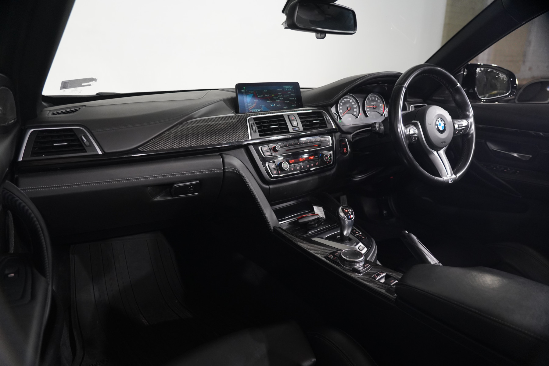 2016 BMW M4 Convertible Image 12