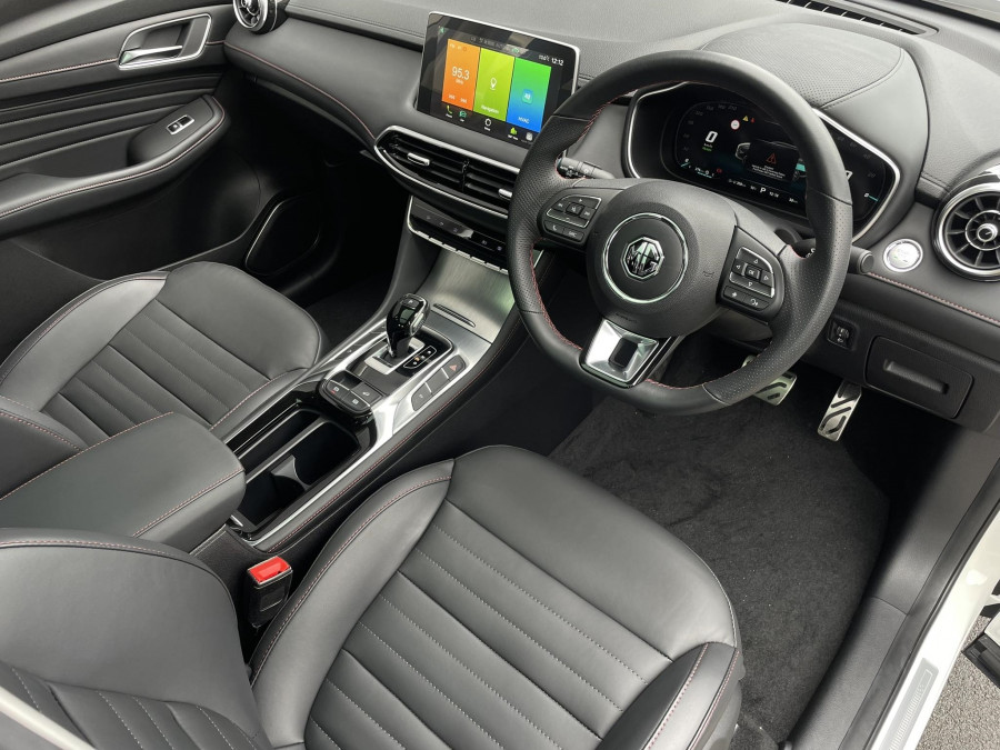 2025 MG HS Plug-in Hybrid Essence SUV Image 16