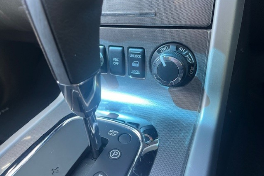 2013 Nissan Navara D40 Series 5 ST-X 550 4x4 D/C Pickup Ute Image 19