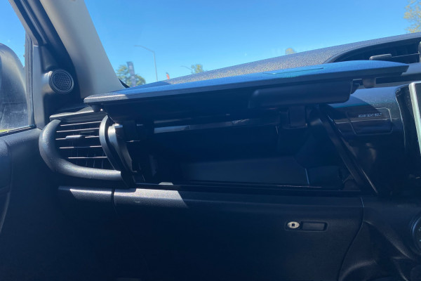 2019 Toyota HiLux  SR Dual Cab Cab Chassis Image 13