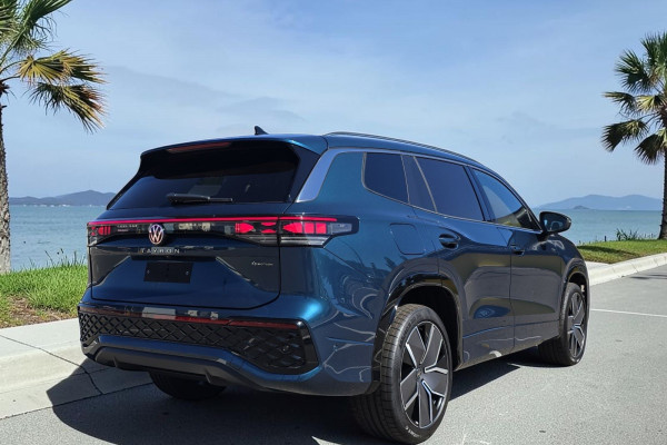 2026 Volkswagen Tayron R4 195TSI R-Line SUV Image 3