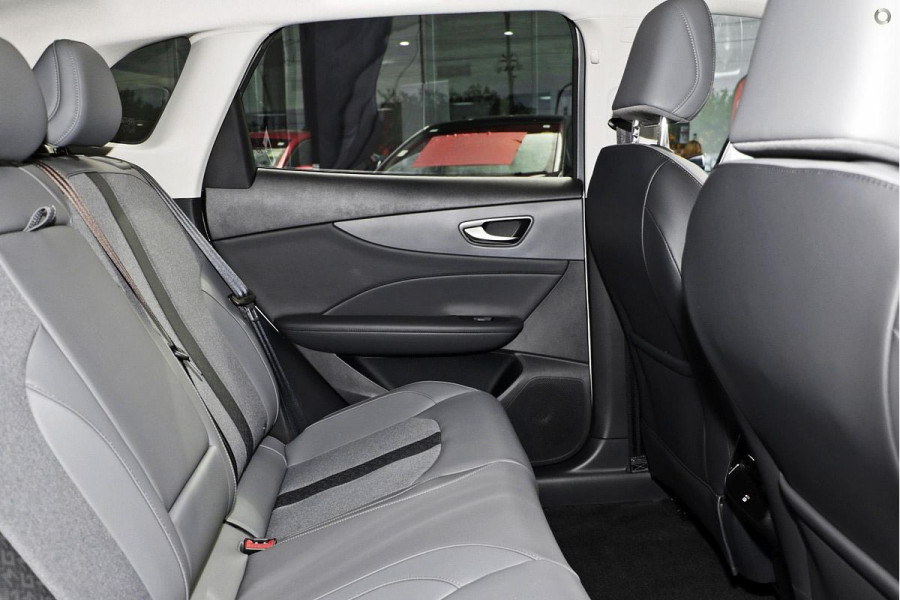 2025 MG MGS5 EV ZS3EM Essence 62 SUV Image 4