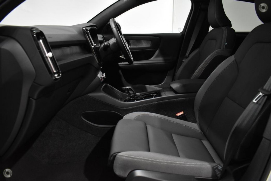 2022 MY23 Volvo C40 XK Recharge Twin SUV Image 30