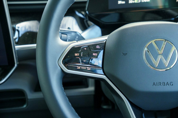 2025 Volkswagen ID. Buzz EB Pro BEV560 People Mover Image 12