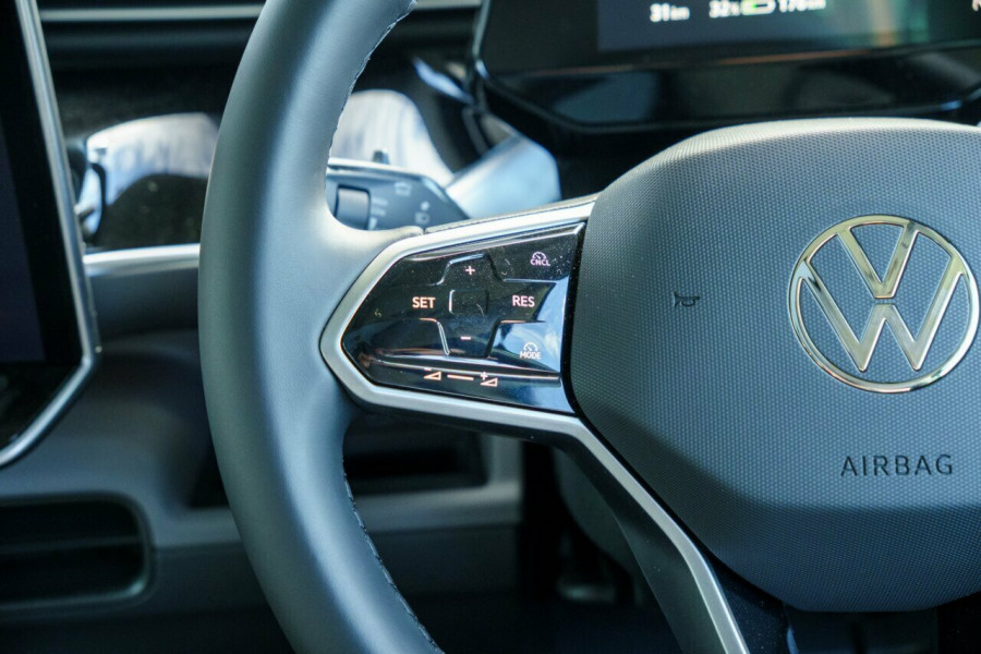 2025 Volkswagen ID. Buzz EB Pro BEV560 People Mover Image 12
