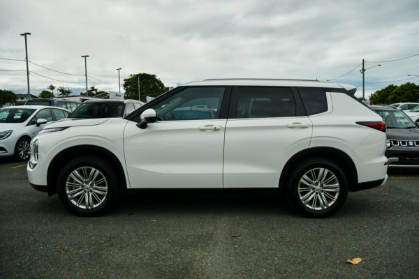 2024 Mitsubishi Outlander ZM LS SUV
