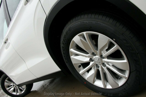 2026 MY25 Mitsubishi Outlander ZM ES SUV Image 4