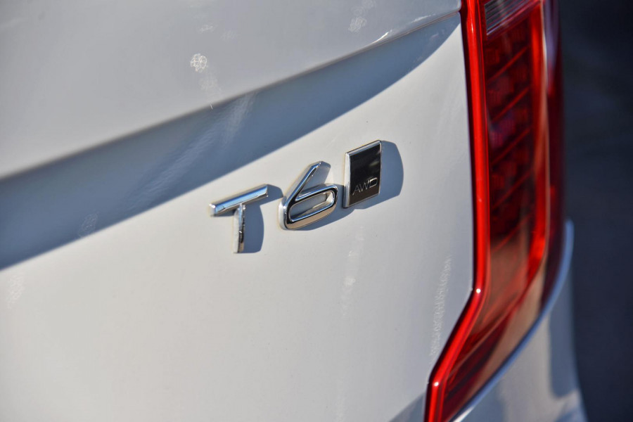 2021 Volvo XC90 L Series T6 Momentum SUV Image 7