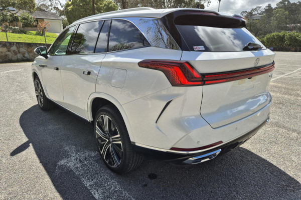 2025 MG QS IS31 Essence SUV Image 5
