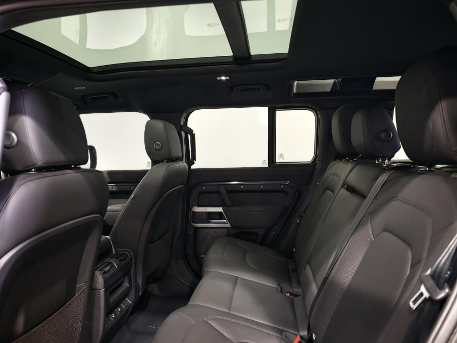 2022 MY23.5 Land Rover Defender L663 110 D300 SE SUV Image 28