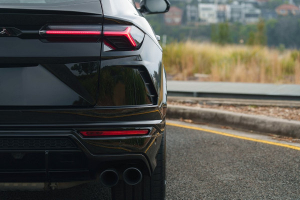 2022 Lamborghini Urus SUV Image 7