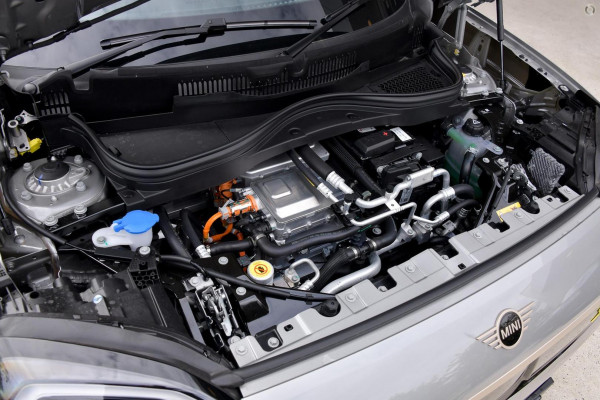 2026 MINI Aceman J05 SE Favoured Hatch image 22