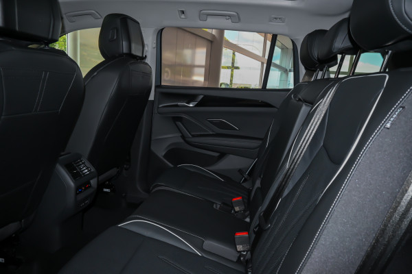 2025 Volkswagen Tayron R4 150TSI Elegance SUV image 9