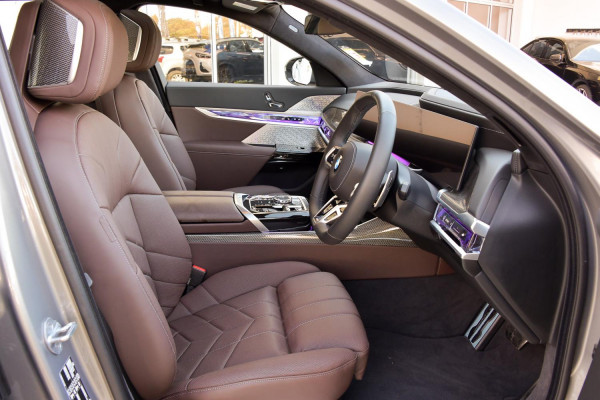 2025 BMW 7 Series G70 740i M Sport Sedan