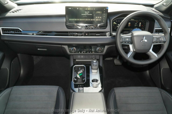 2026 Mitsubishi Outlander ZM Black Edition SUV Image 5