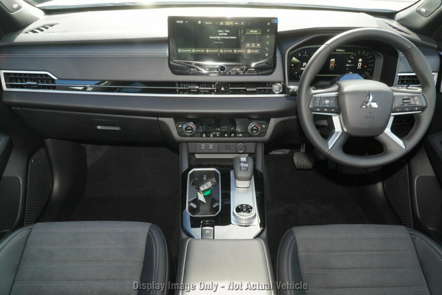 2026 Mitsubishi Outlander ZM Black Edition SUV Image 5