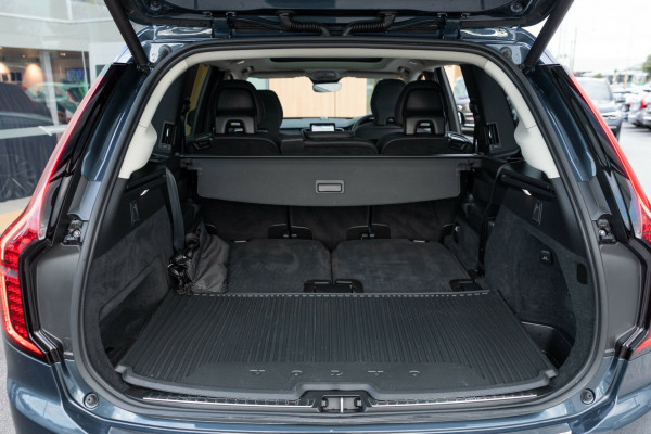 2025 MY26 Volvo XC90 L Series Ultra B5 Dark SUV Image 21