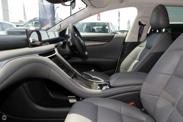 2025 MG IM5 P12L Premium Hatch Image 17