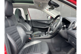 2022 MG HS PHEV Essence Wagon