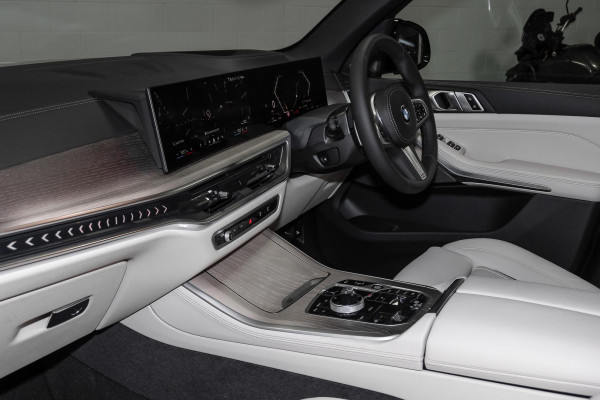 2026 BMW X5 G05 LCI xDrive30d M Sport SUV image 8