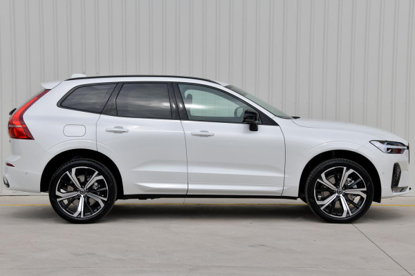 2023 Volvo XC60  Ultimate B6 Dark SUV Image 6