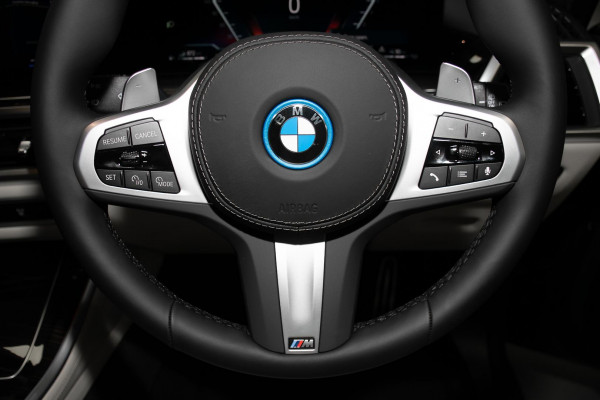 2025 BMW X5 G05 LCI xDrive50e M Sport SUV image 12