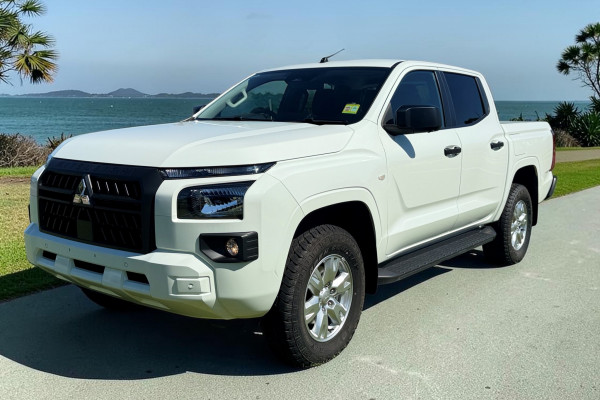 2026 Mitsubishi Triton MV GLX+ Ute Image 3