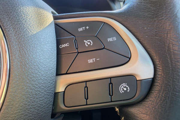 2016 Jeep Renegade BU Limited SUV Image 25