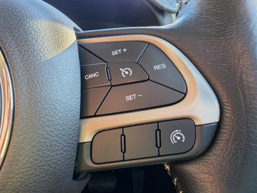 2016 Jeep Renegade BU Limited SUV Image 25