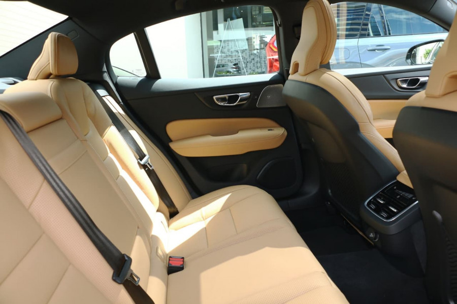 2019 MY20 Volvo S60 Z Series T5 Inscription Sedan Image 8