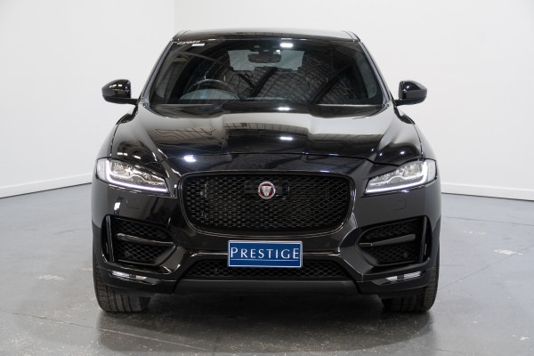 2019 Jaguar F-PACE 25t R-Sport SUV image 8