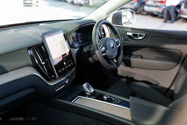 2026 Volvo XC60 UZ Plus B5 Bright SUV Image 3