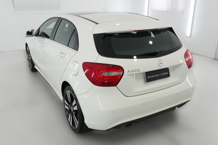 2014 Mercedes-Benz A Class W176 A200 Hatchback Image 21