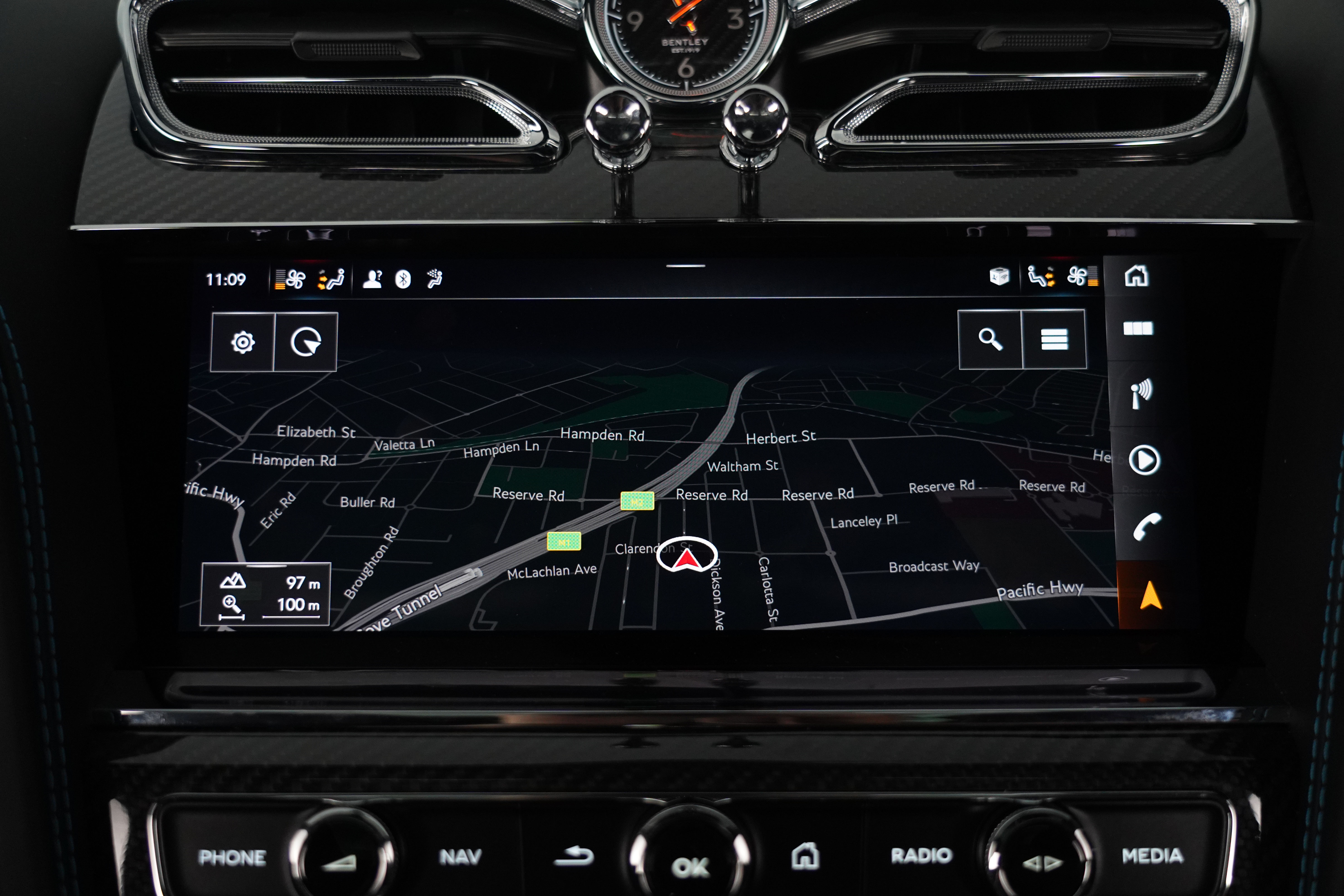 2024 Bentley Bentayga V8S Black Line SUV Image 39