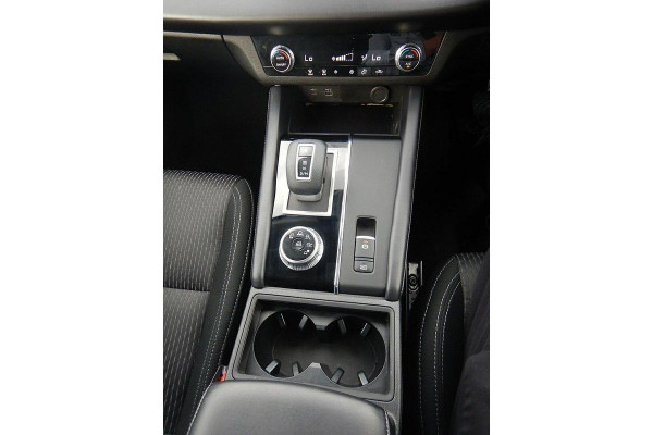 2024 Mitsubishi Outlander ZM ES SUV Image 14