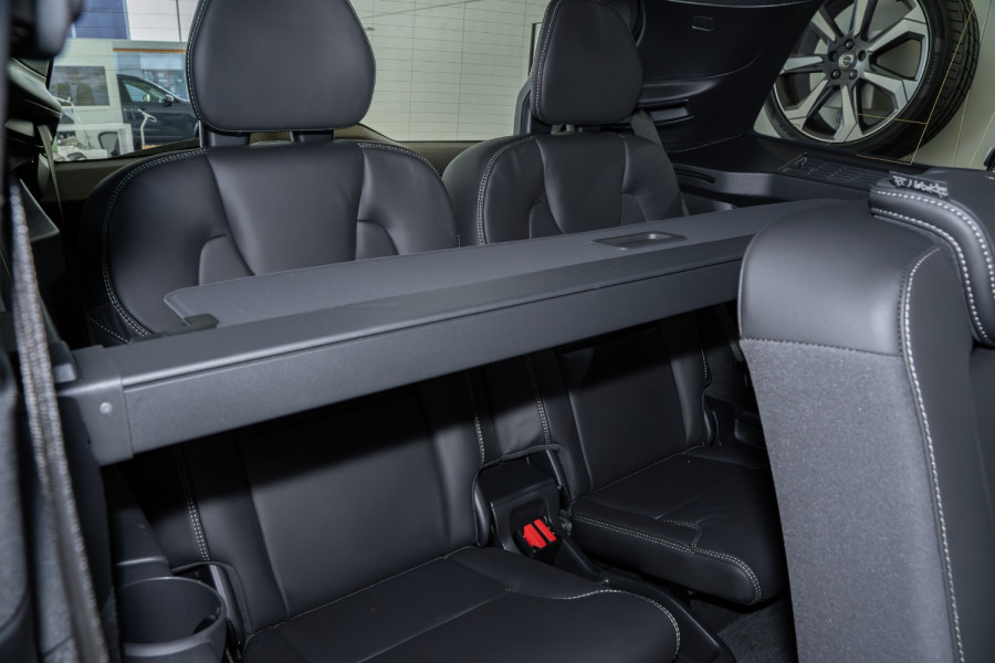 2026 Volvo XC90 L Series  Black Edition SUV Image 15