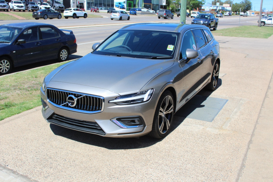 2020 Volvo V60 F-Series T5 Inscription Wagon Image 3