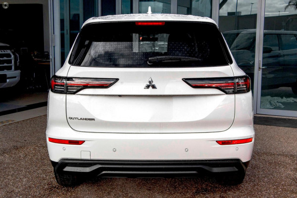2025 Mitsubishi Outlander ZM ES SUV Image 3