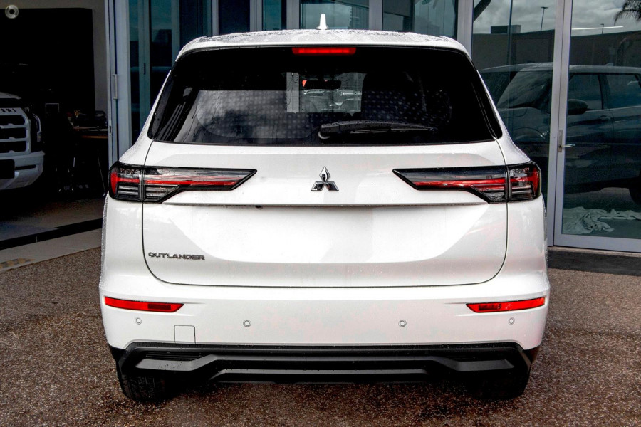 2025 Mitsubishi Outlander ZM ES SUV Image 3