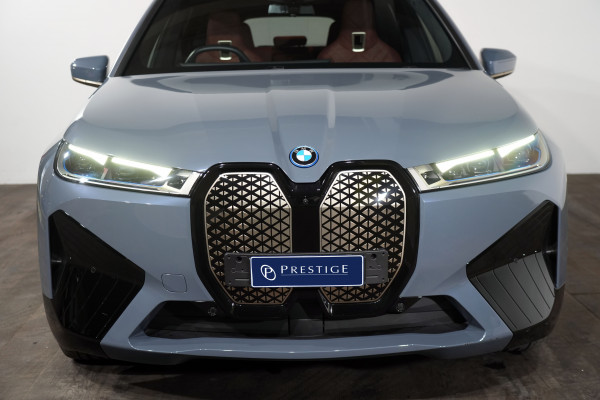 2022 BMW iX xDrive40 SUV Image 3