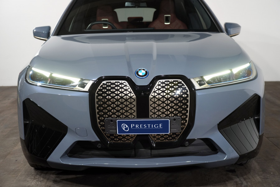 2022 BMW iX xDrive40 SUV Image 3