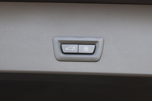 2025 BMW X3 G45 40d xDrive SUV image 9